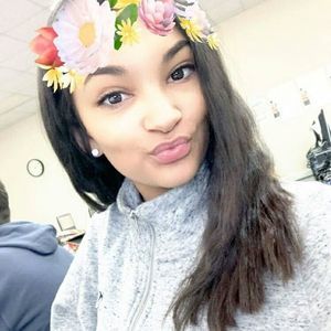 Meet your Posher, Cassandra